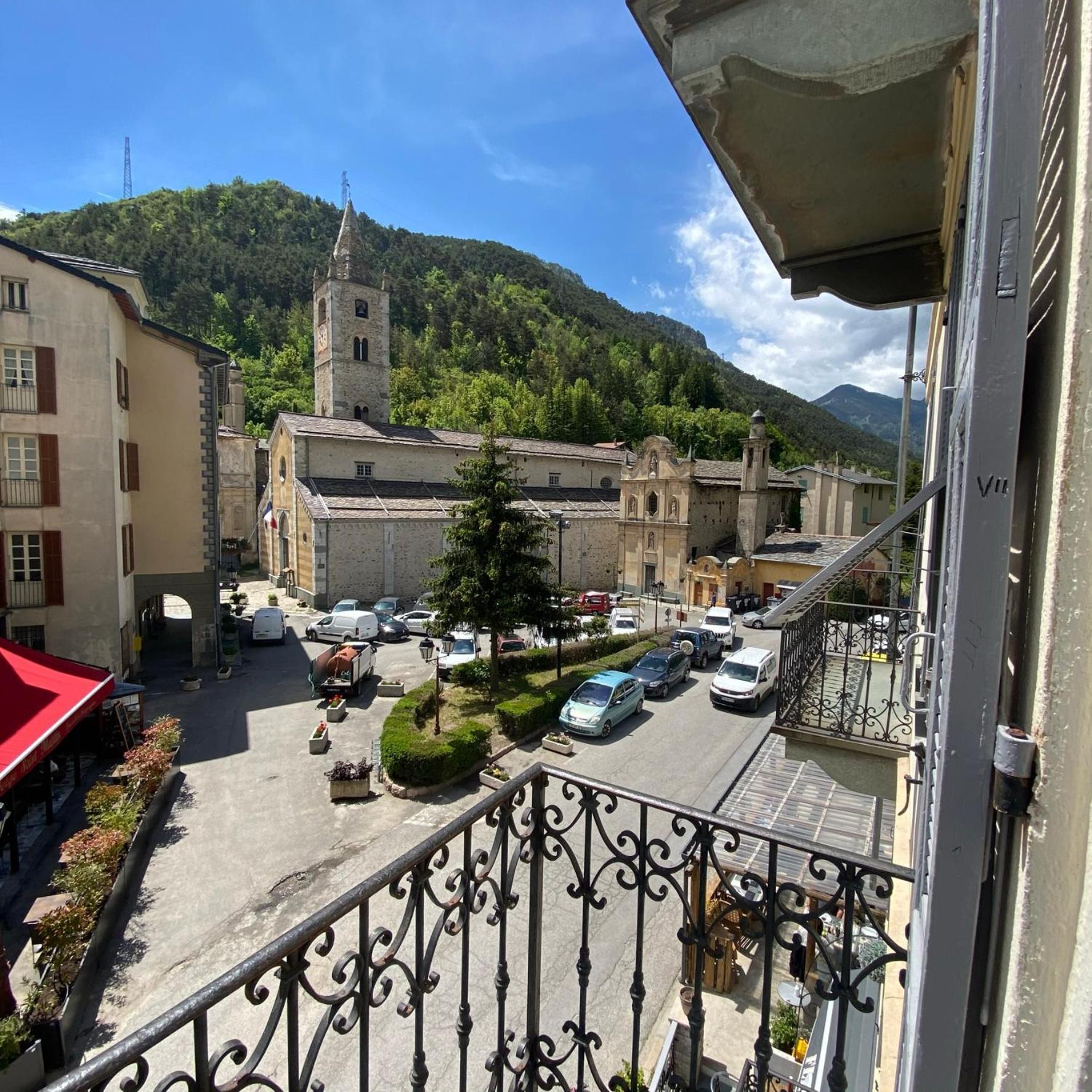 Hôtel Fleur des Alpes La Brigue Exterior foto